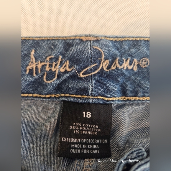Ariya Distressed Ankle Jeans in Blue - Picture 7 of 11
